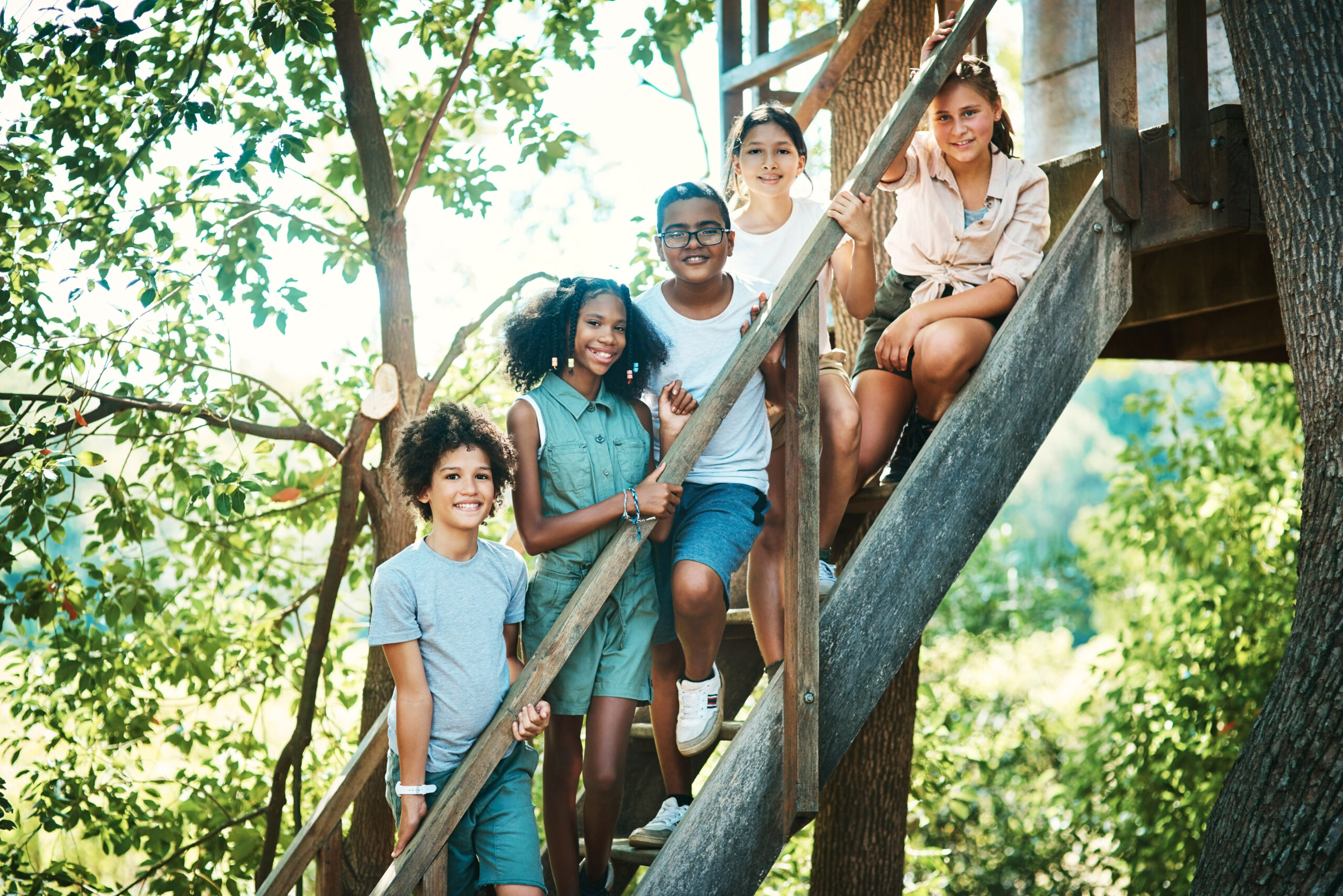 kids on cabin steps