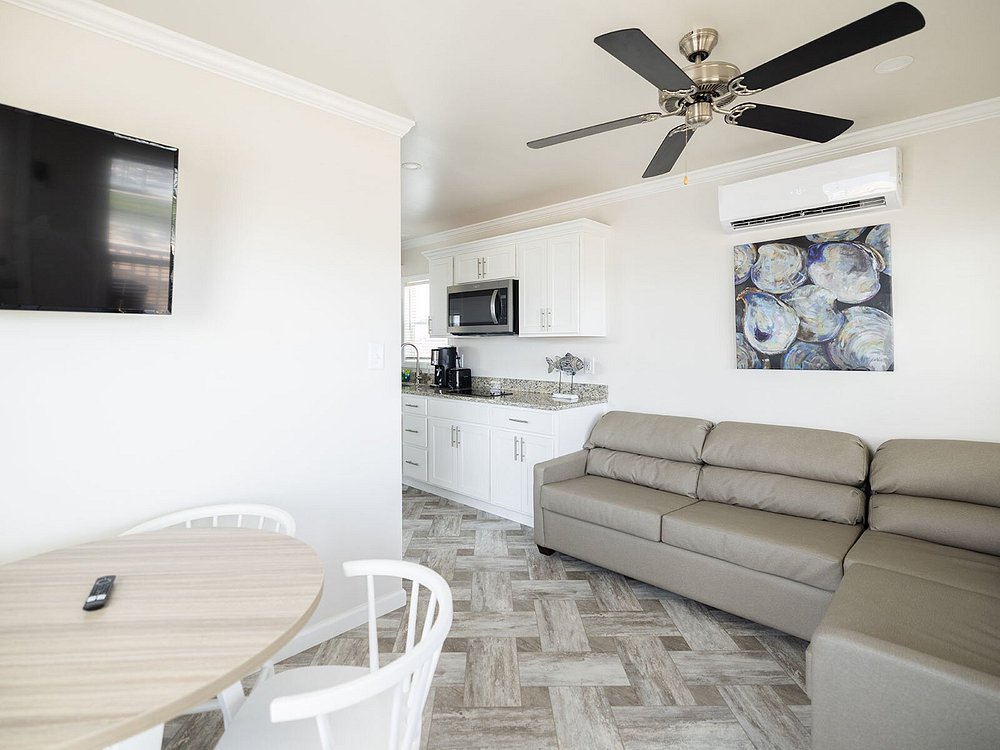 Cottage living room